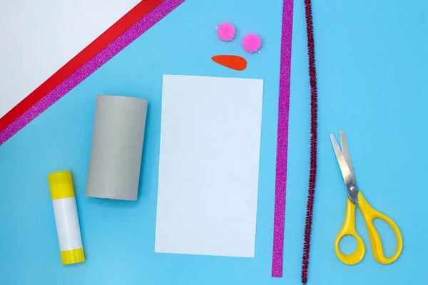 Tuvalet kağıdından kardan adam nasıl yapılır? Çocuklar için orijinal proje. Diy konsepti. Adım adım fotoğraf talimatları. Adım 1.