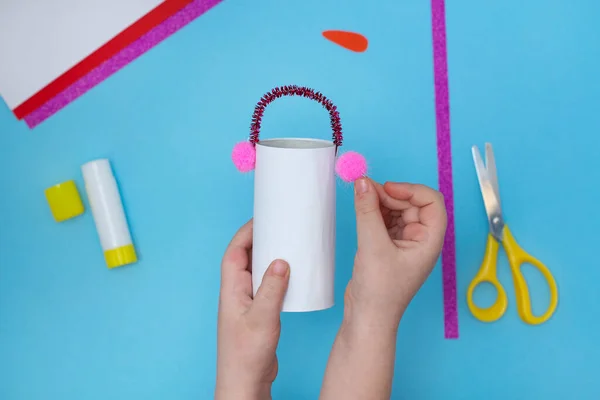 Tuvalet kağıdından kardan adam nasıl yapılır? Çocuklar için orijinal proje. Diy konsepti. Adım adım fotoğraf talimatları. 4. Adım