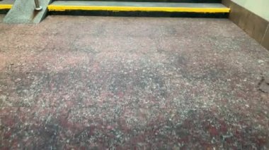  Basamaklar, bir şehrin geçişi.