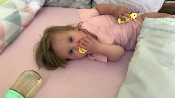 Baby Getting Ready Bed — Stock Video