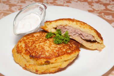 meze, salata, ana yemek