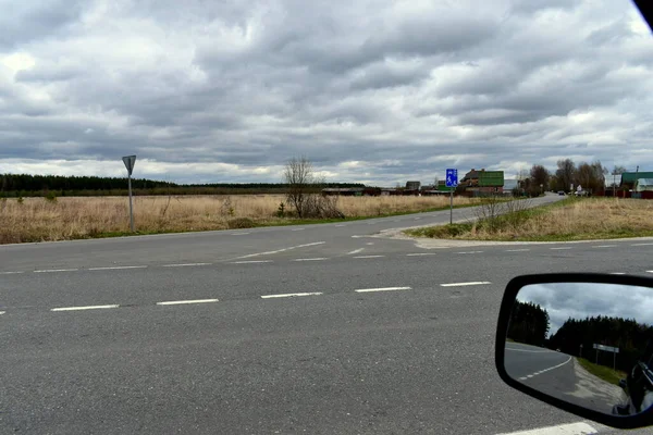 Ländliche Landschaft Mit Straße Und Wolken — Stockfoto