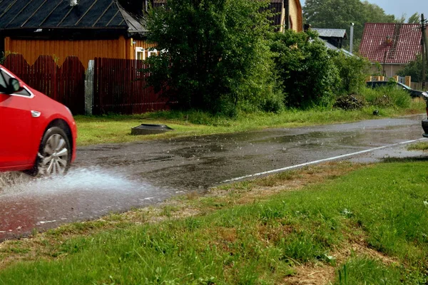 Sommarregn Utanför Byn — Stockfoto