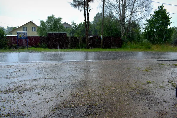 Chuva Verão Lado Estrada — Fotografia de Stock