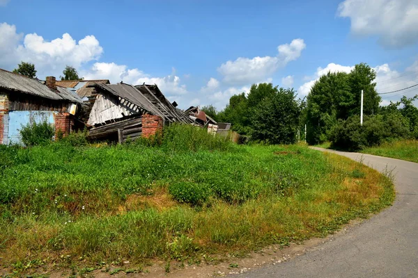 2021 Opuszczone Budynki Wiejskie Peryferiach Chasovnya Obwód Moskiewski Rosja — Zdjęcie stockowe