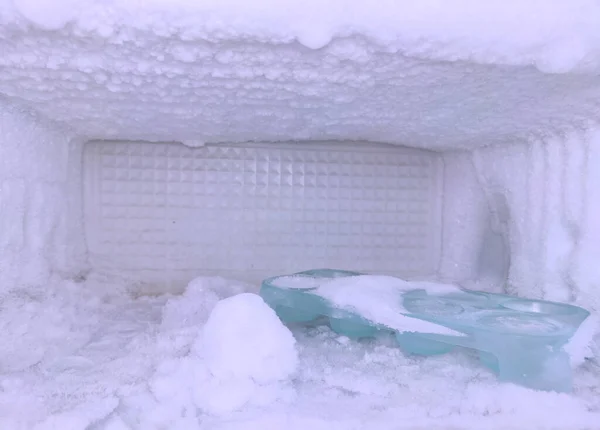 Vista interna do congelador da câmara do refrigerador de gelo da geladeira Fotografia De Stock