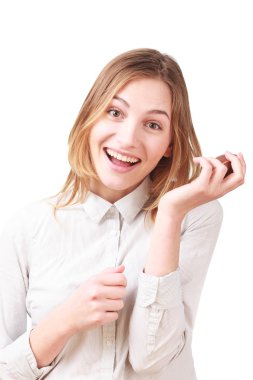 Beyaz izole bir çikolata yumurta kadınla