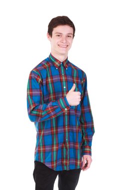 Genç yakışıklı güleryüzlü adam beyaz izole gömlekli