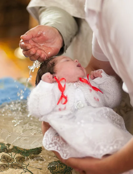 Ceremonie van kind doop in kerk — Stockfoto