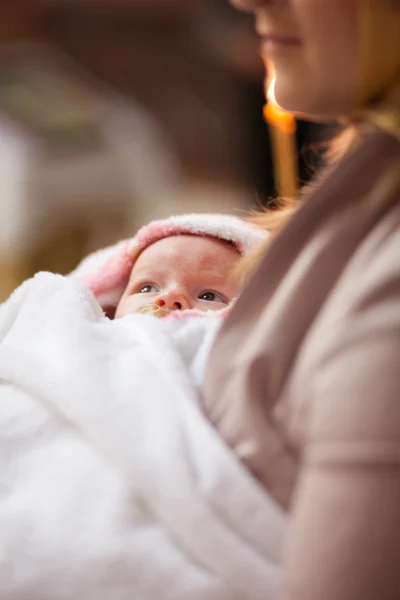 Ceremonie van kind doop in kerk — Stockfoto