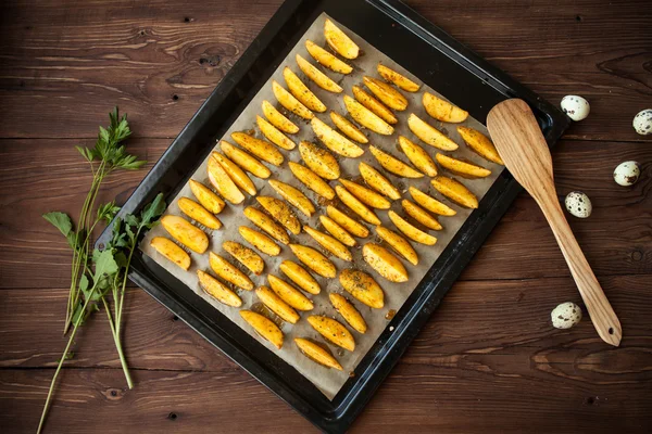 Tablo, stilllife yumurta ile ev yapımı kızarmış patates