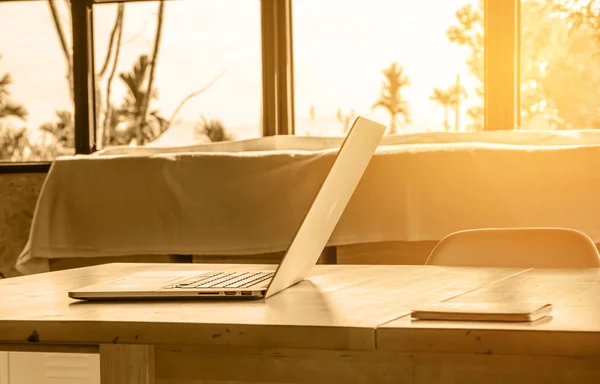Modern Laptop Wood Table Sunlight — Stock Photo, Image