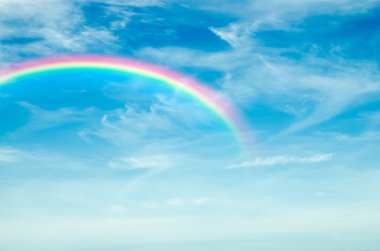 Gökyüzünde güzel gökkuşağı