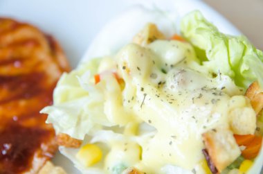 salata taze yeşil yiyecek