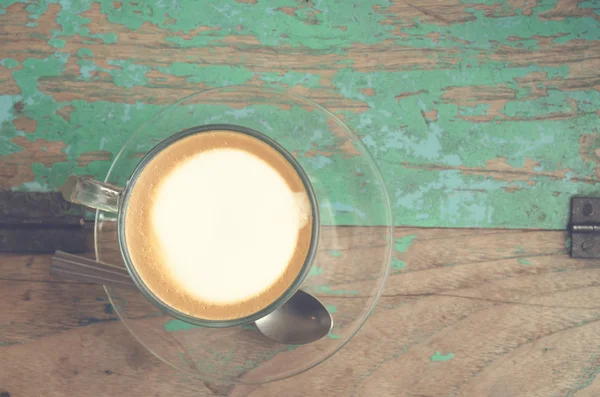 Tazza di caffè sul tavolo di legno. — Foto Stock