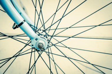 Vintage retro tarzı bisiklet tekerlekleri sürecinin yakın çekim