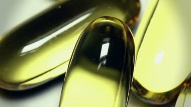 Balık yağı closeup çekim kapsüller.