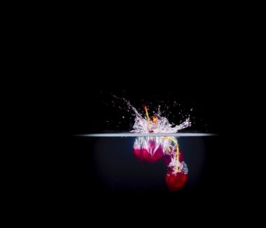 Meyve Splashing wate içine
