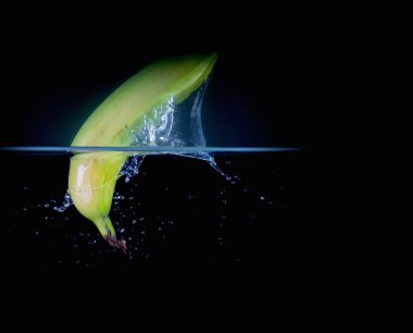 Meyve Splashing wate içine