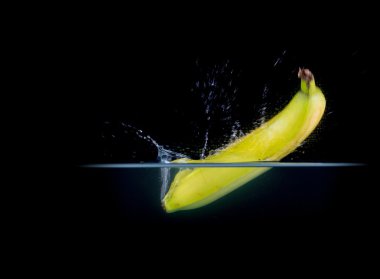 Meyve Splashing wate içine