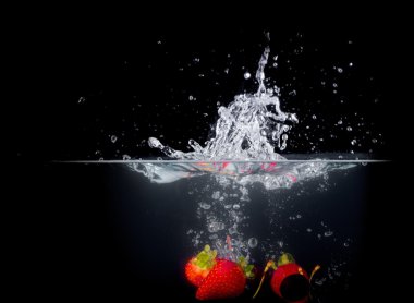 Meyve Splashing wate içine