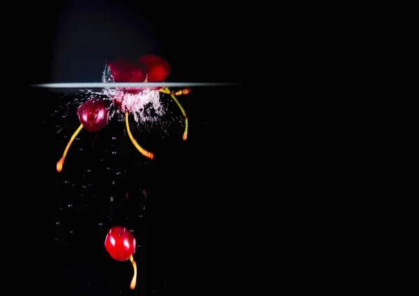 Meyve Splashing wate içine