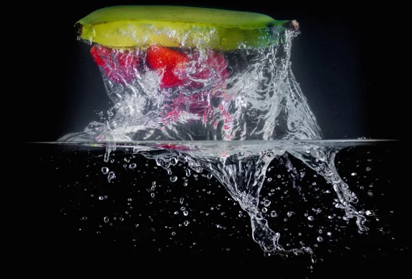 Fruit Splashing in wate — Foto Stock