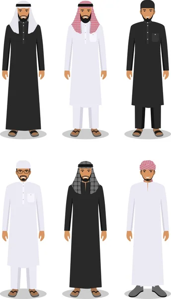 Conjunto de diferentes hombres árabes de pie en la ropa árabe musulmana tradicional aislado sobre fondo blanco en estilo plano. Árabe tradicional musulmán, ropa árabe, vestido árabe oriental. Vector — Vector de stock