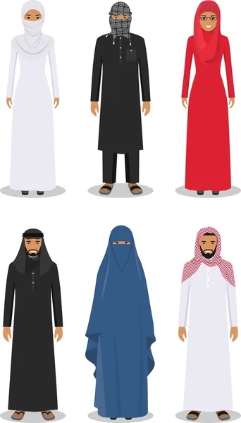 Conjunto de diferentes personas árabes de pie en la ropa árabe musulmana tradicional aislado sobre fondo blanco en estilo plano. Árabe tradicional musulmán, ropa árabe, vestido árabe oriental. Vector — Vector de stock