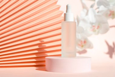 Yüz kremi nemlendirici, lüks cilt bakım ürünleri..