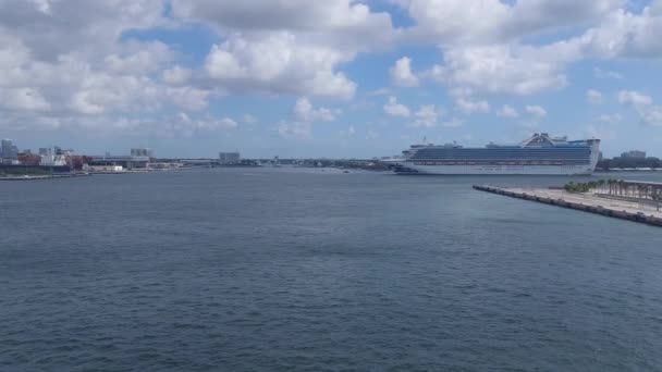 Fort Lauderdale Florida Usa Mai 2021 Caribbean Princess Kreuzfahrtschiff Ankunft — Stockvideo
