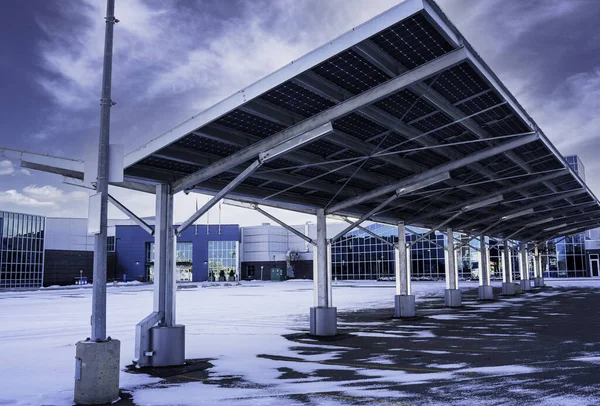 Sol Carport För Produktion Förnybar Energi Och Laddning Elfordon Ett — Stockfoto