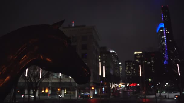 Calgary Alberta Kanada Marca 2021 Śledzenie Ruchu Śródmieściu Zabytków Budynków — Wideo stockowe