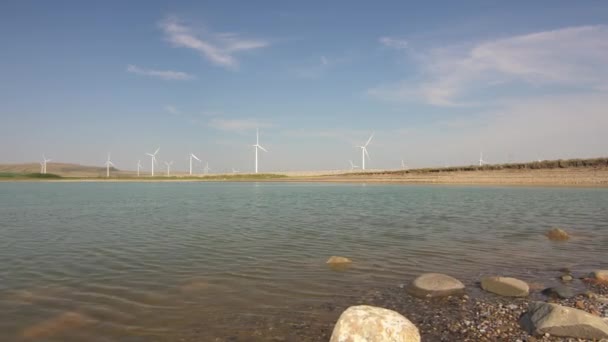 Mouvement Glissement Des Bas Niveaux Eau Lac Sur Barrage Old — Video