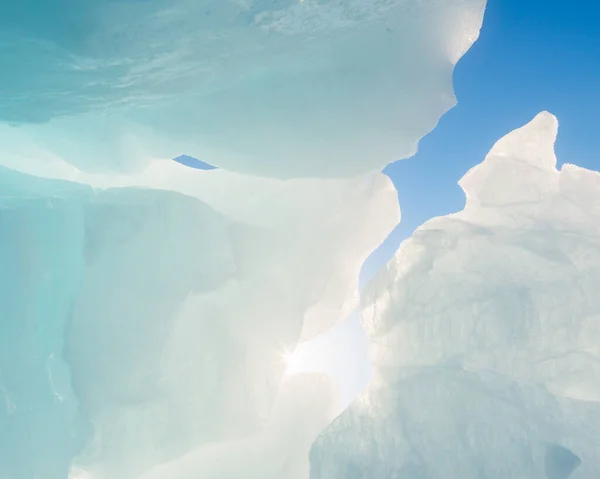 Eisberg Auf Gefrorenem Meer Grönland — Stockfoto