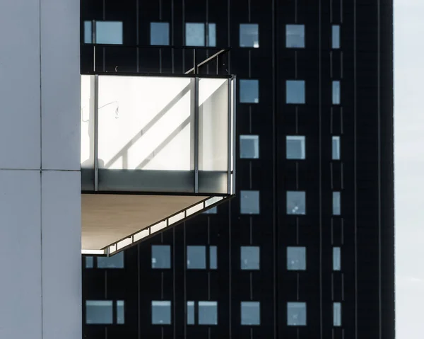 Balcón Vidrio Reflectante Edificio Apartamentos Alto — Foto de Stock