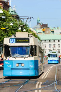 İsveç, Göteborg 'da bir tramvayın ön görüntüsü.