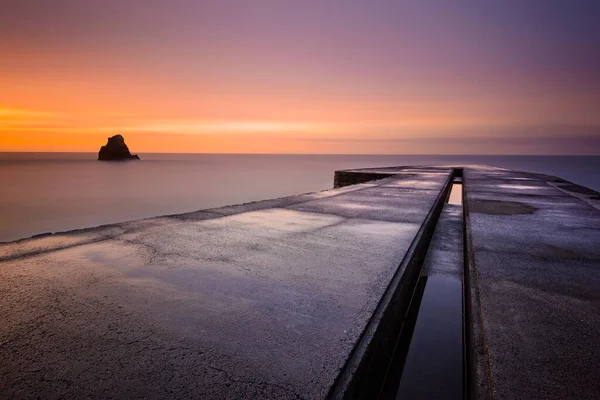 Jetty Και Ομιχλώδης Θαλασσογραφία Funchal Madeira Πορτογαλία — Φωτογραφία Αρχείου