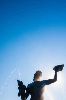 Göteborg İsveç 'te Avenyn' de Carl Milles 'in Poseidon Heykeli