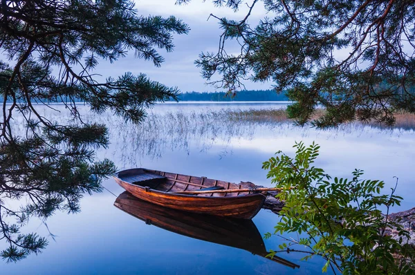 Dřevěná Loď Jezeře Finnsjon Švédsko — Stock fotografie