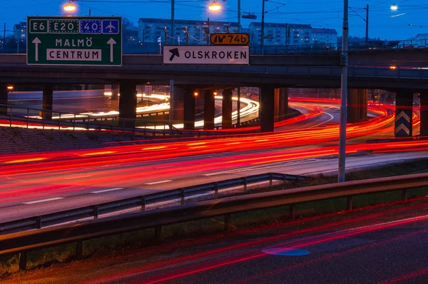 GOTHENBURG, İSVEÇ 14 ARALIK 2019 Otoyolda hafif patikalar
