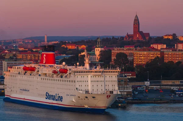 GOTHENBURG, SWEDEN - 11 Eylül 2006: Gothenburg limanından kalkan Stena Hattı feribotu