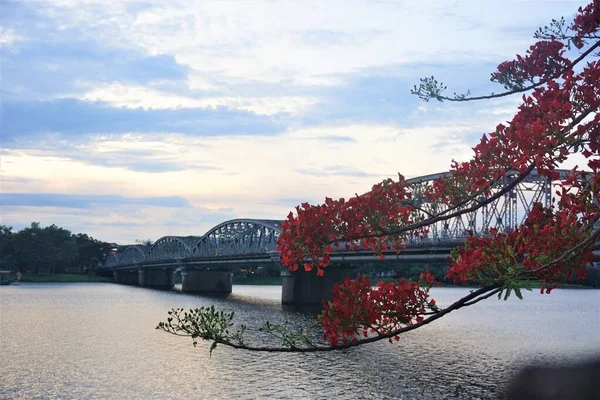 ベトナムのトゥロン ティエン橋 — ストック写真