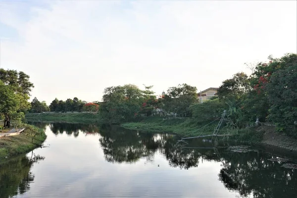 宁静的乡村美丽的风景 — 图库照片