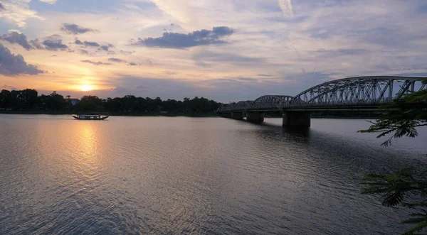 Truong Tien橋の夕日 — ストック写真