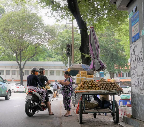 Selling Fruit Roadside — Stock Photo, Image