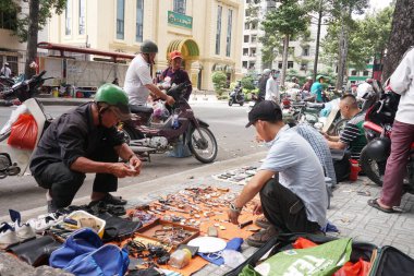 Ho Chi Minh şehrinde ikinci el market