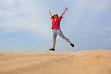 Kum tepeciklerinden alınan manzara