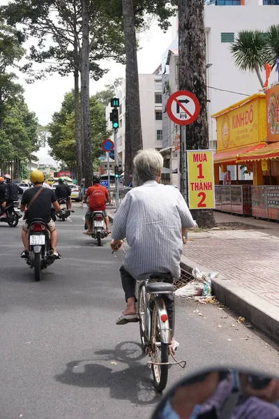 Old Man Riding Bicycle Street — Stock Photo, Image