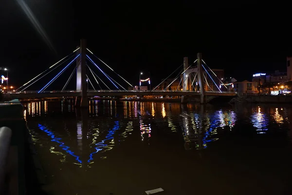 Sombra Puente Sobre Río —  Fotos de Stock